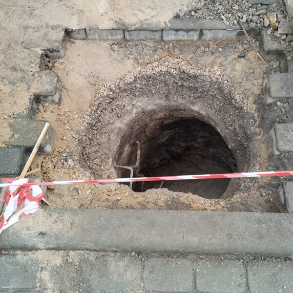 Kanalizācijas labošanas darbi.